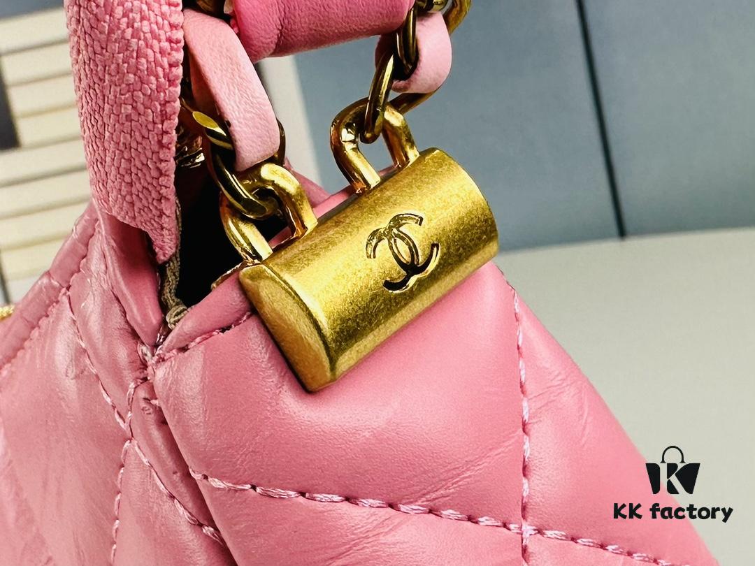 New Chanel 23K | This Season's Must-Have Hobo Shoulder Bag