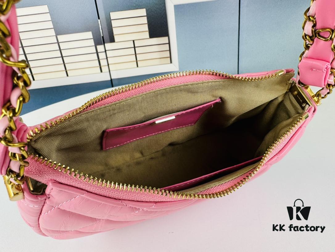 New Chanel 23K | This Season's Must-Have Hobo Shoulder Bag