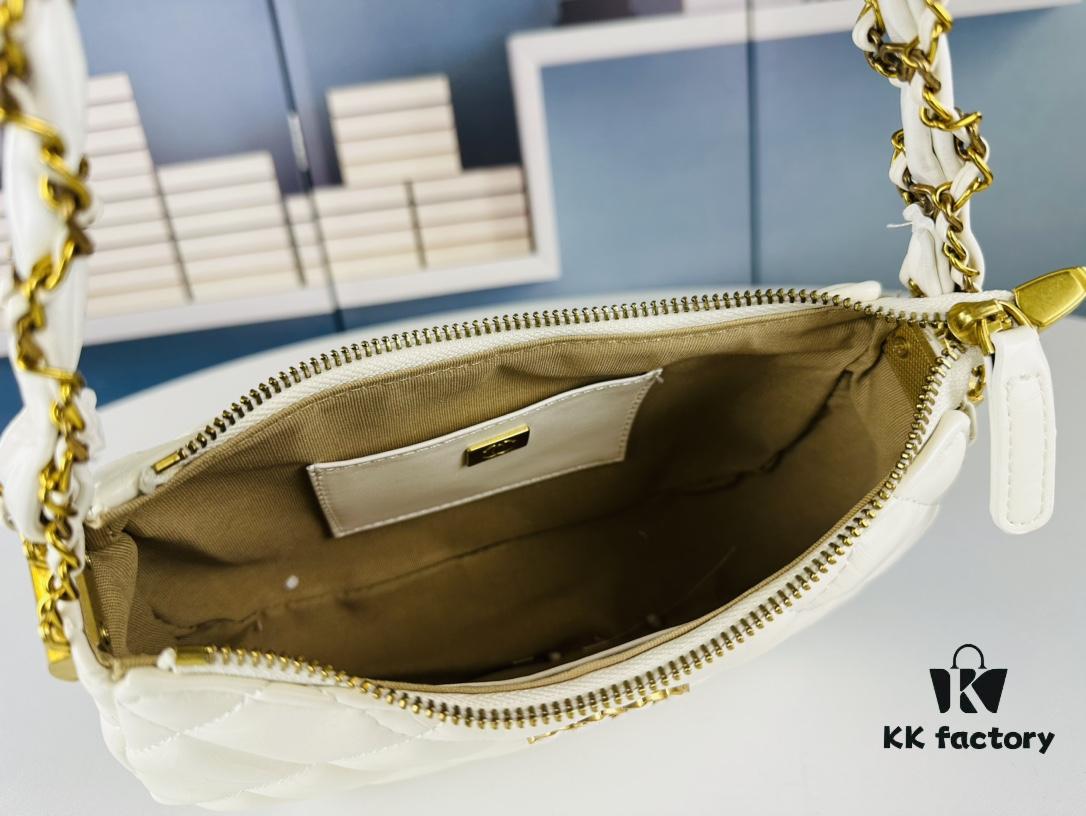 New Chanel 23K | This Season's Must-Have Hobo Shoulder Bag