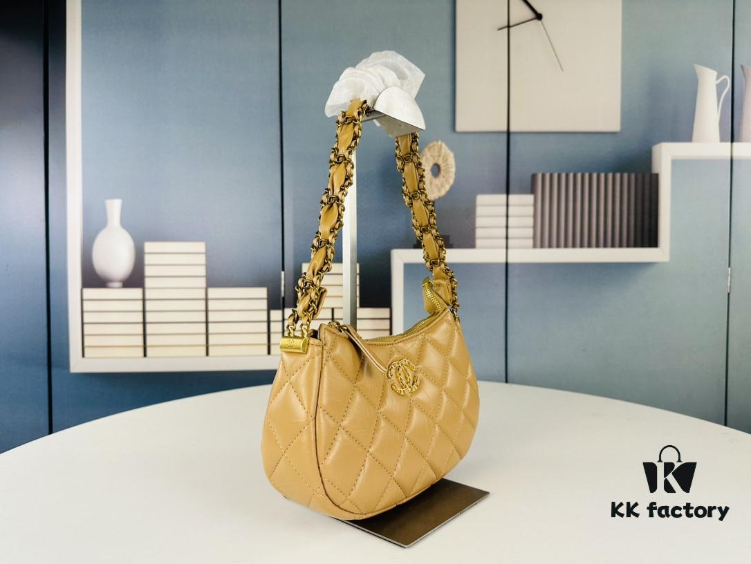 New Chanel 23K | This Season's Must-Have Hobo Shoulder Bag