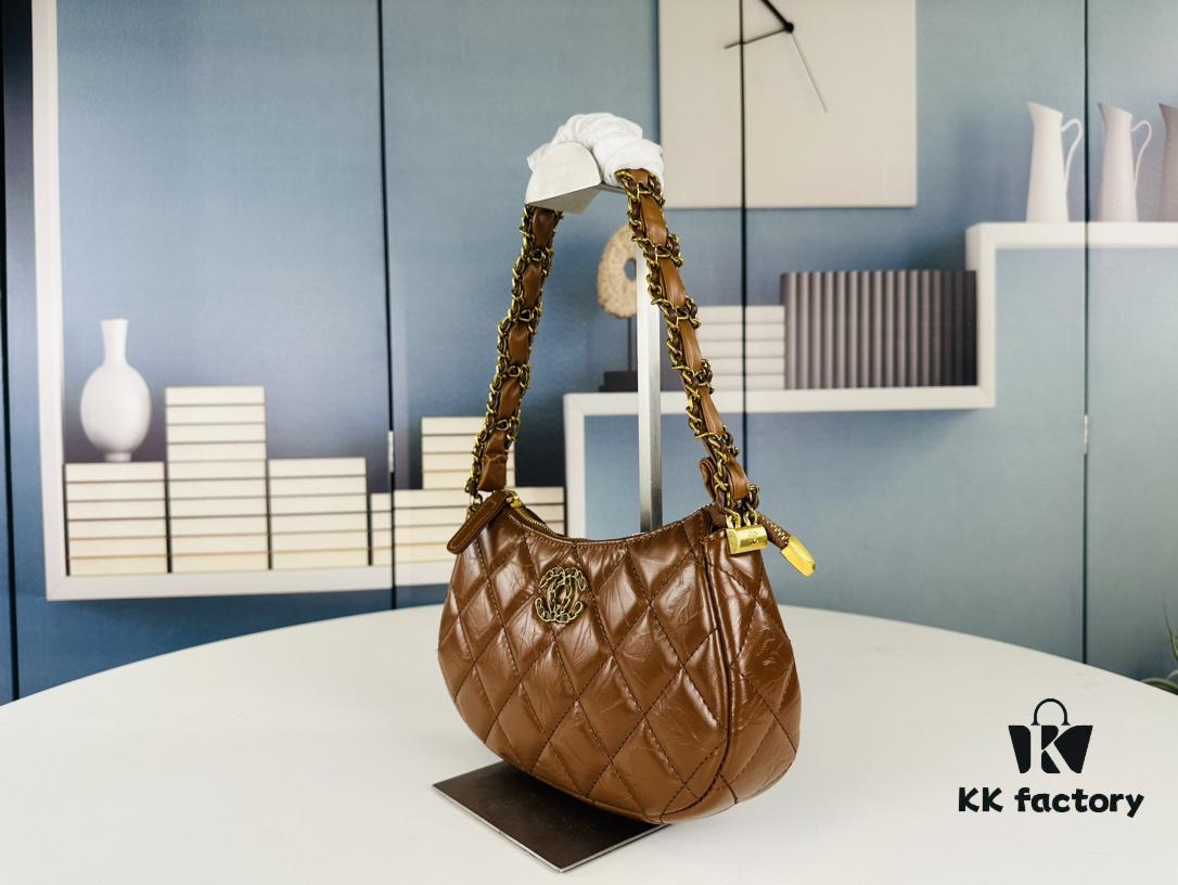 New Chanel 23K | The Must-Buy Hobo Bag of the Season