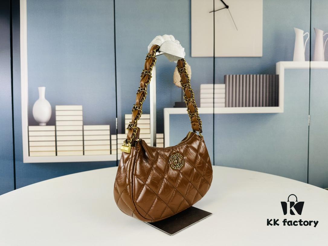 New Chanel 23K | The Must-Buy Hobo Bag of the Season