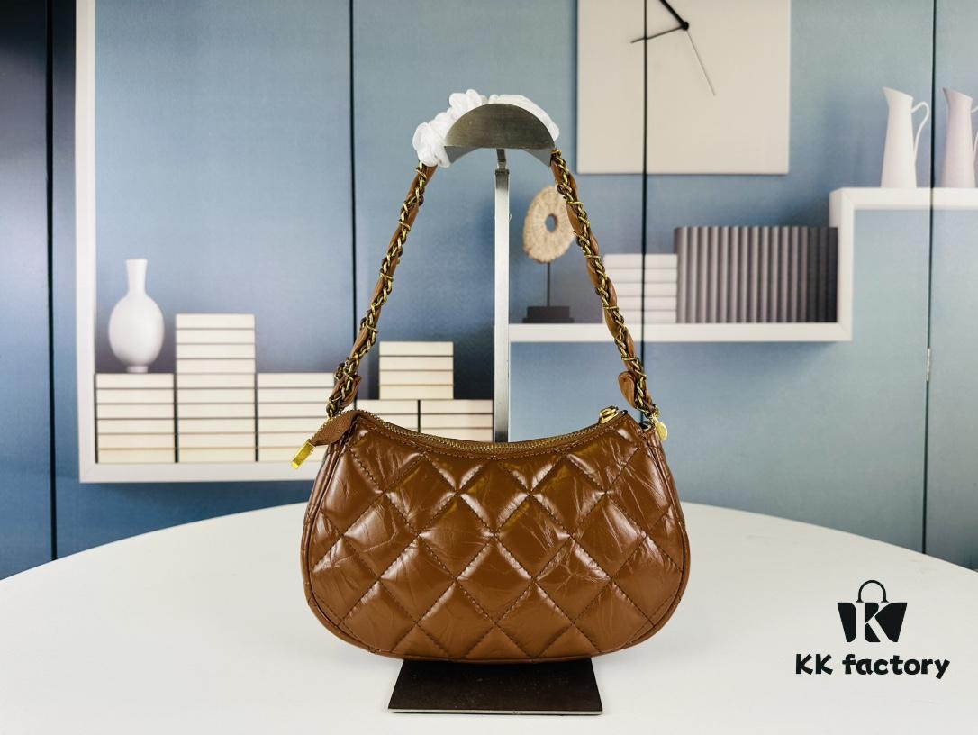New Chanel 23K | The Must-Buy Hobo Bag of the Season