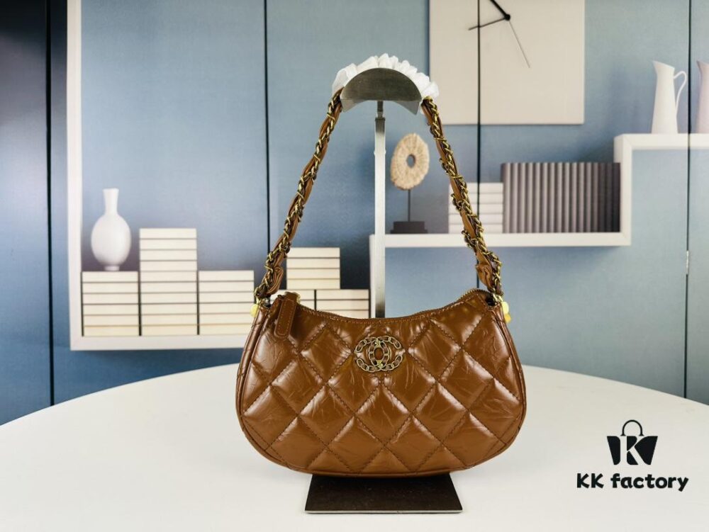 New Chanel 23K | The Must-Buy Hobo Bag of the Season