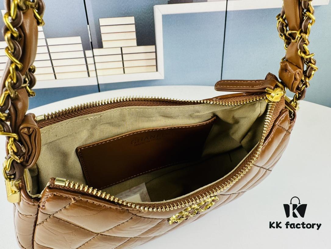 New Chanel 23K | The Must-Buy Hobo Bag of the Season