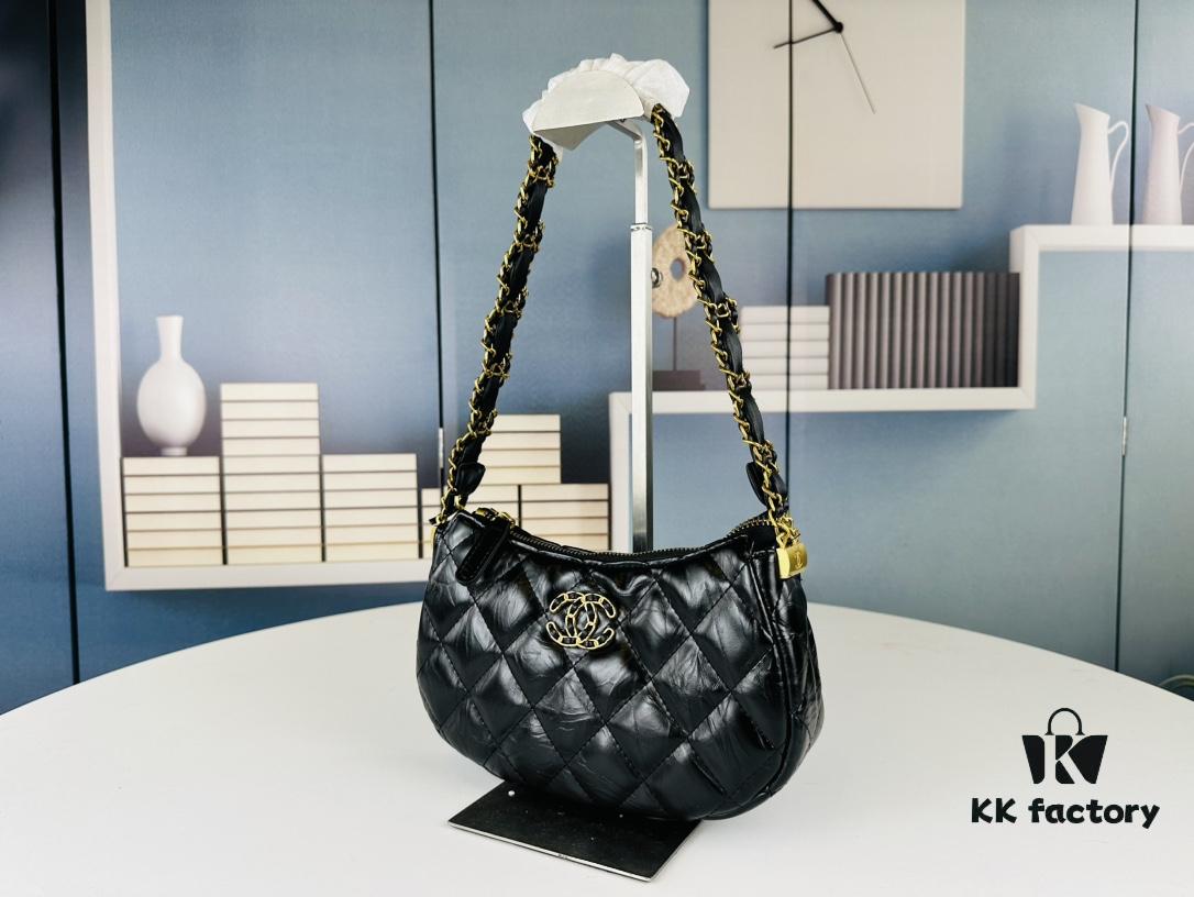 New Chanel 23K | This Season's Must-Have Hobo Shoulder Bag