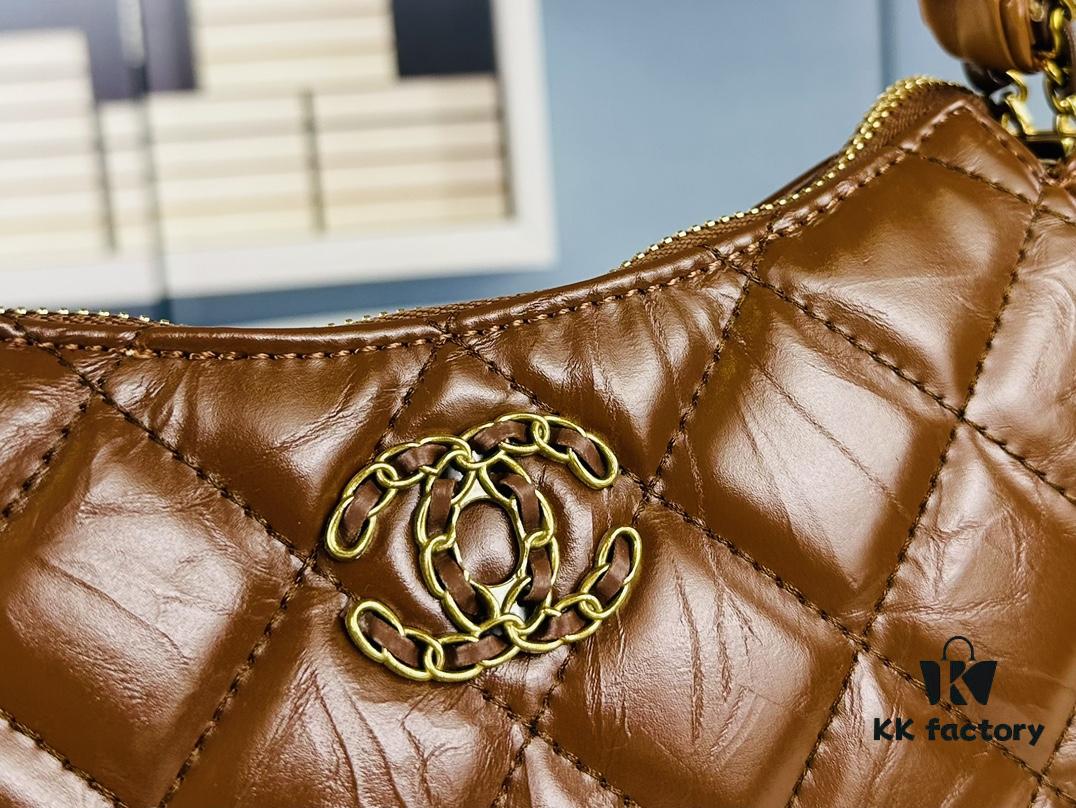 New Chanel 23K | The Must-Buy Hobo Bag of the Season