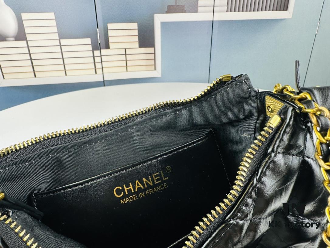 New Chanel 23K | This Season's Must-Have Hobo Shoulder Bag