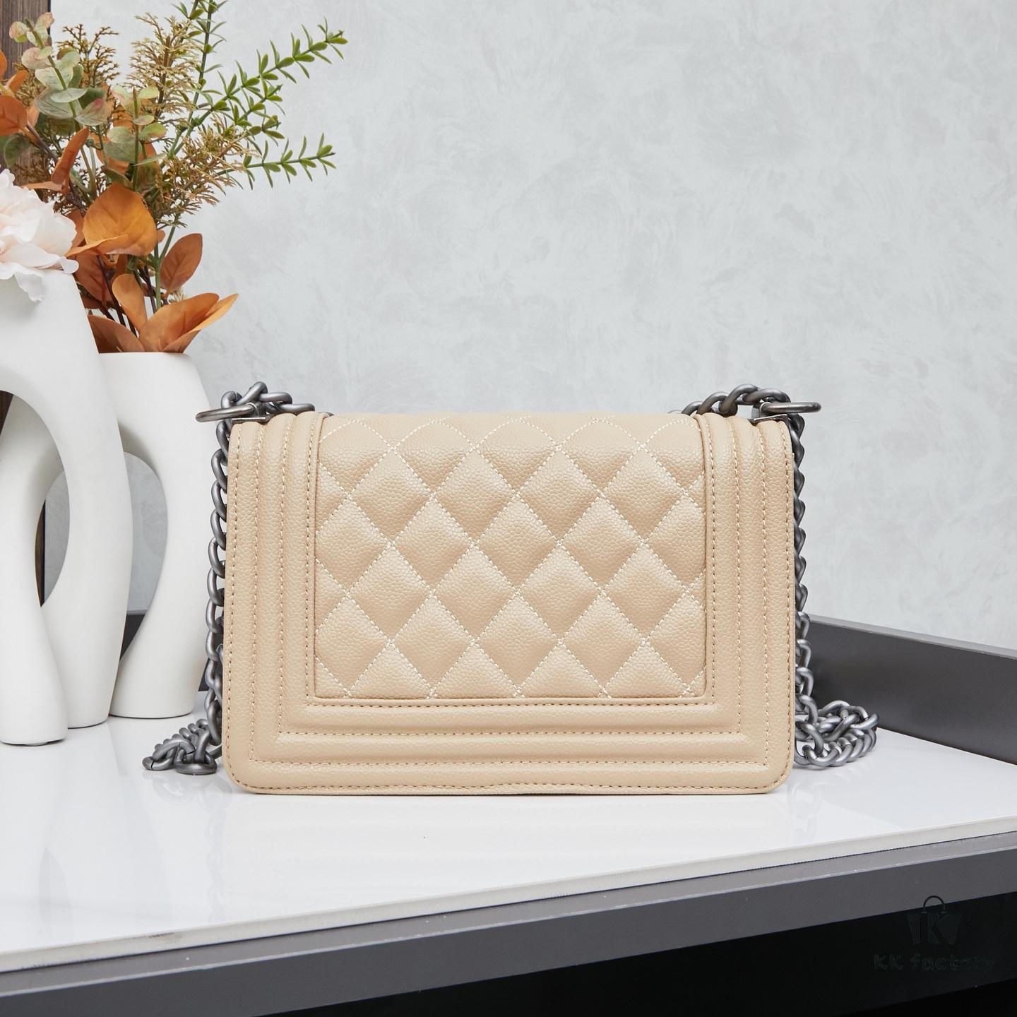 New Arrival Timeless CHANEL Le Boy ||| Small Size