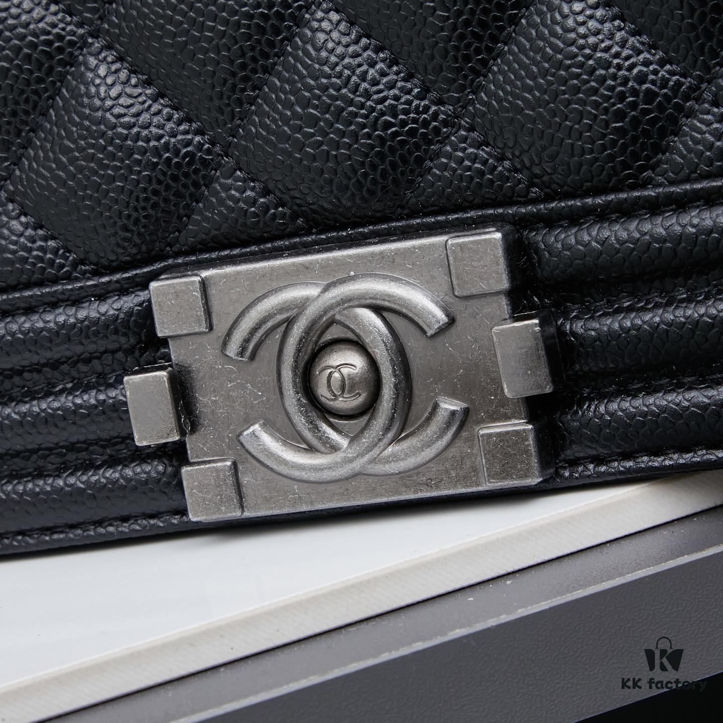 New Arrival Timeless CHANEL Le Boy ||| Small Size