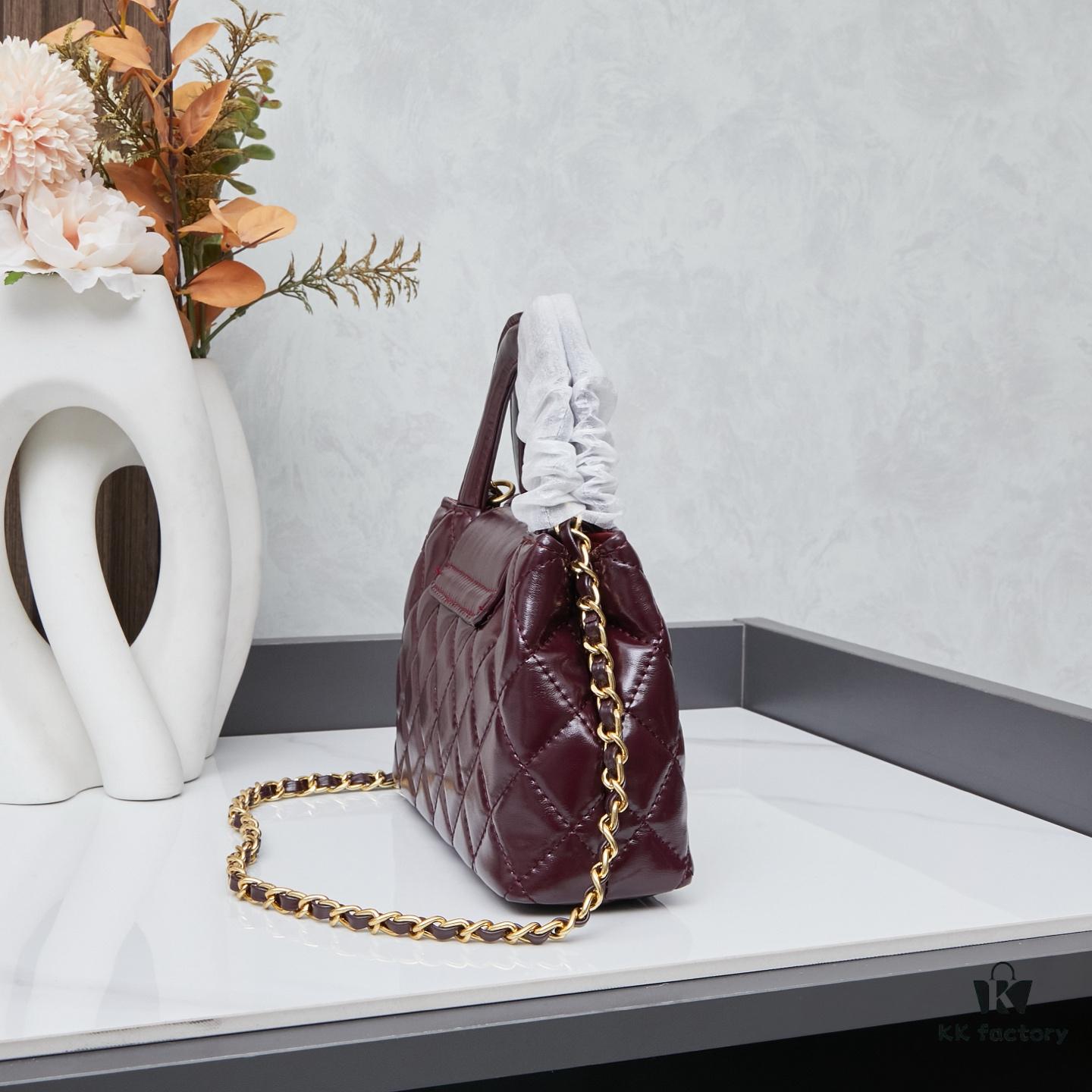 New CHANEL 23 Kelly Chain Bag with Box