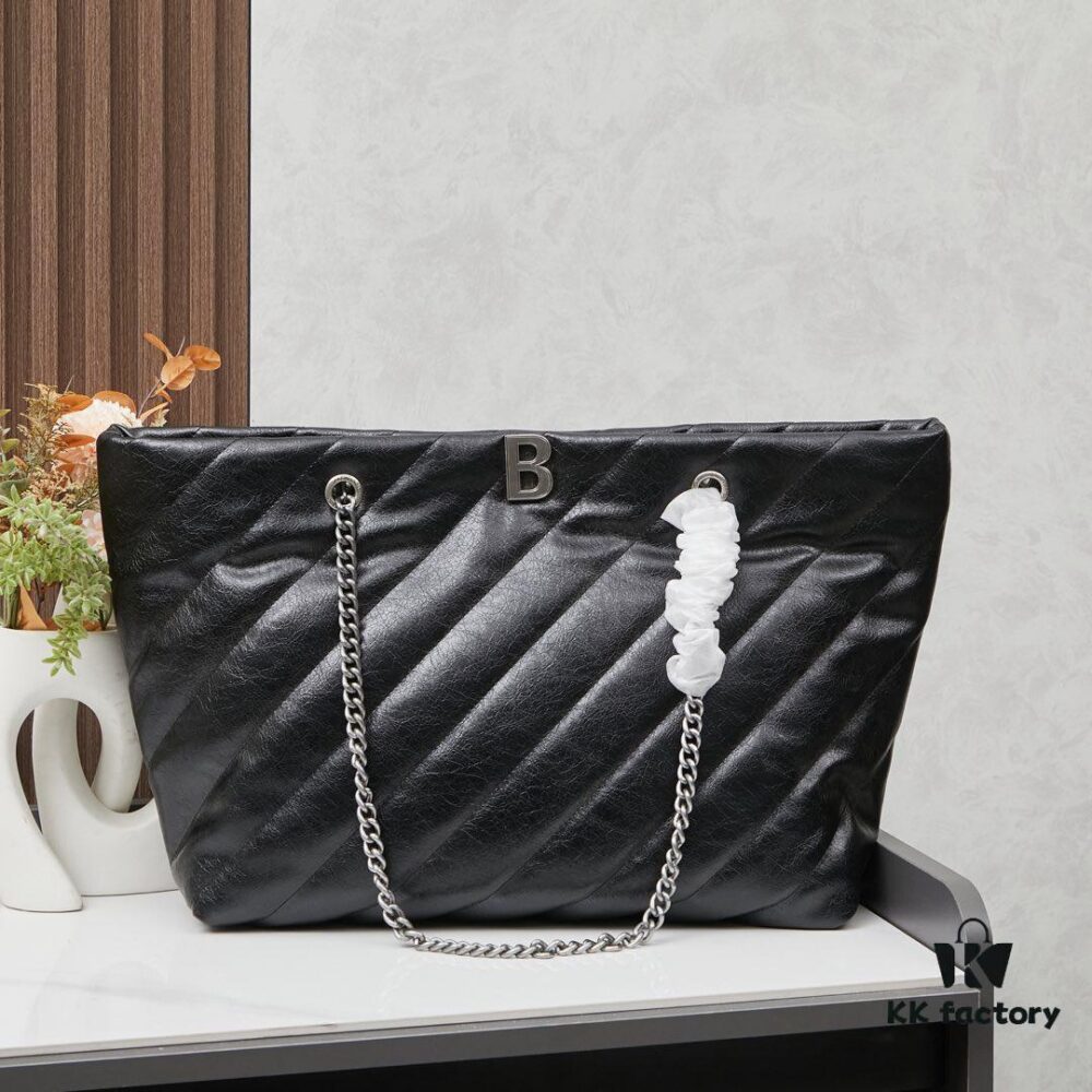 Cool Girls, Step In! Balenciaga Fall/Winter New Bags at Discount Prices