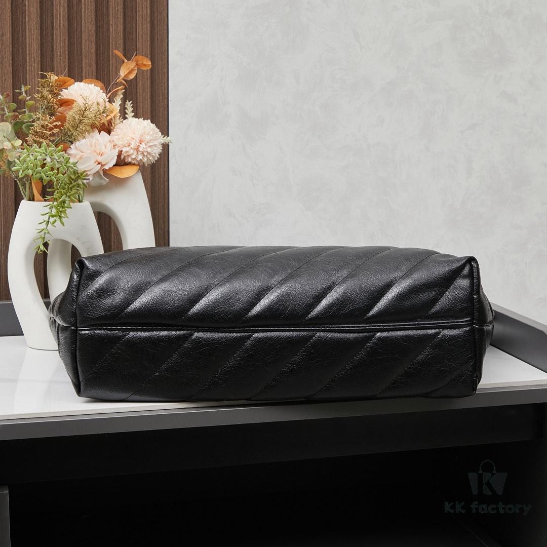 Cool Girls, Step In! Balenciaga Fall/Winter New Bags at Discount Prices