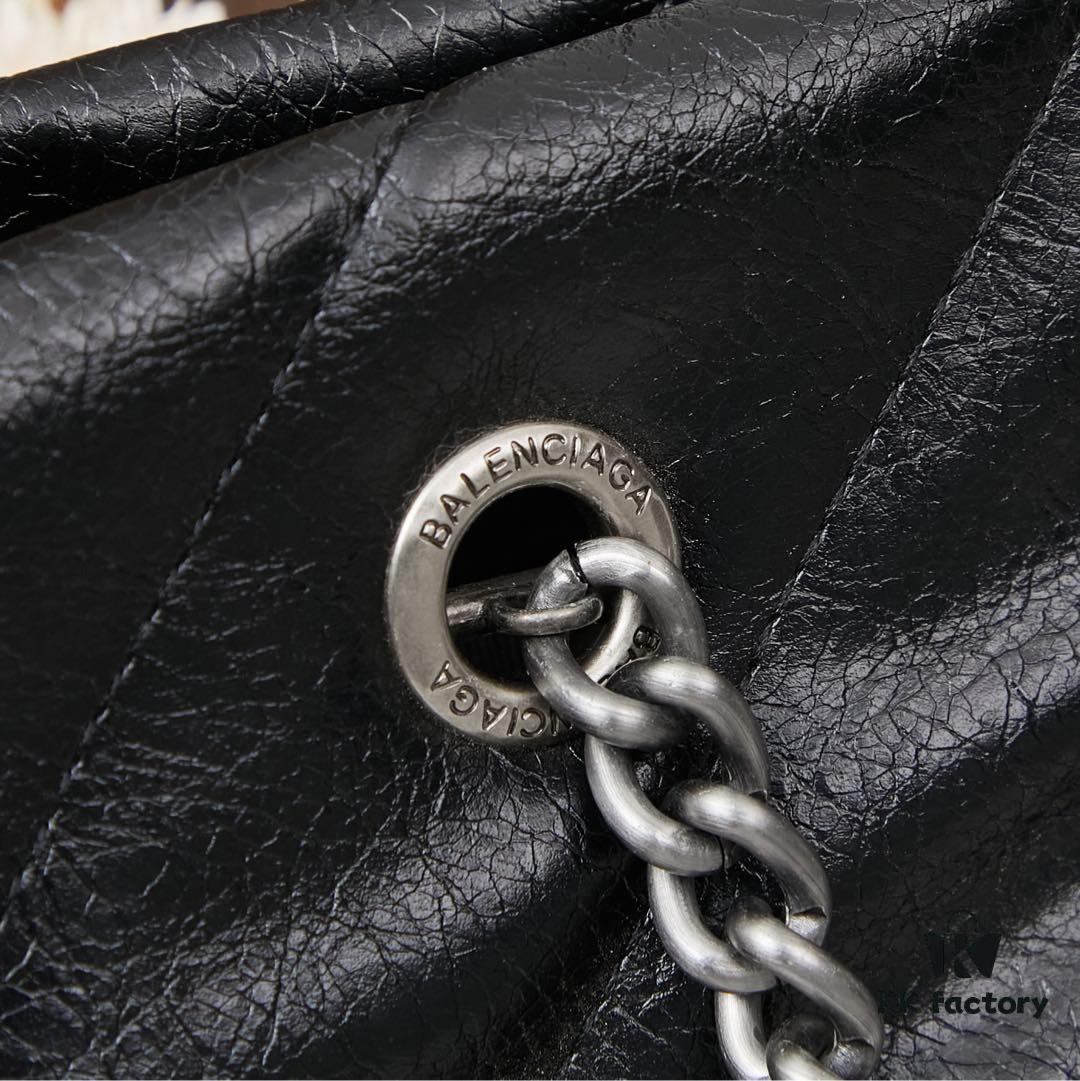 Cool Girls, Step In! Balenciaga Fall/Winter New Bags at Discount Prices