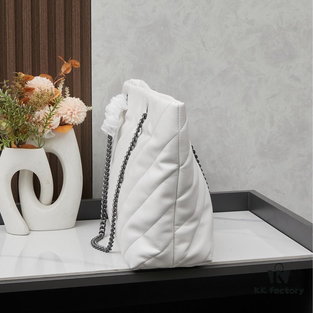 Cool Girls, Step In! Balenciaga Fall/Winter New Bags at Discount Prices