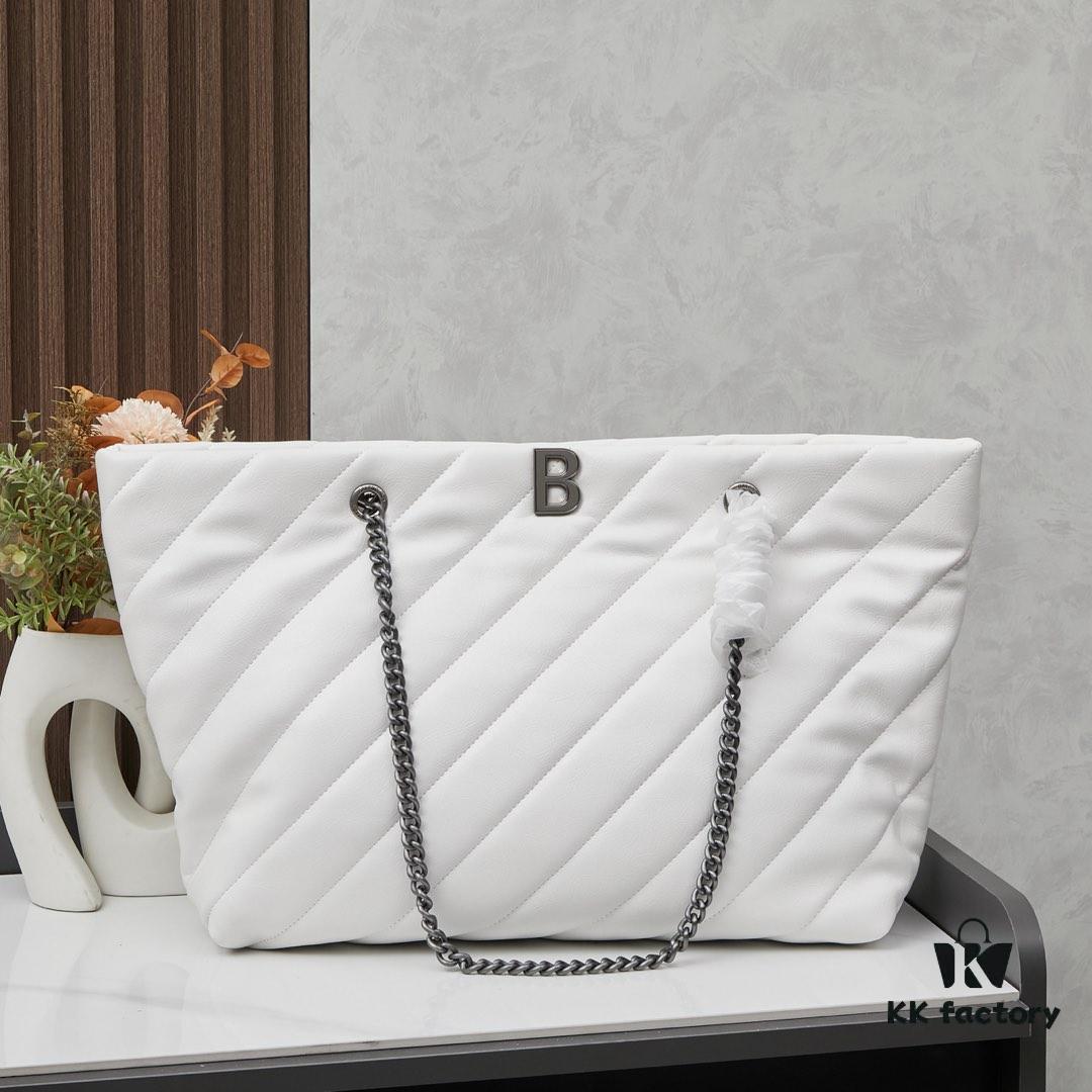 Cool Girls, Step In! Balenciaga Fall/Winter New Bags at Discount Prices