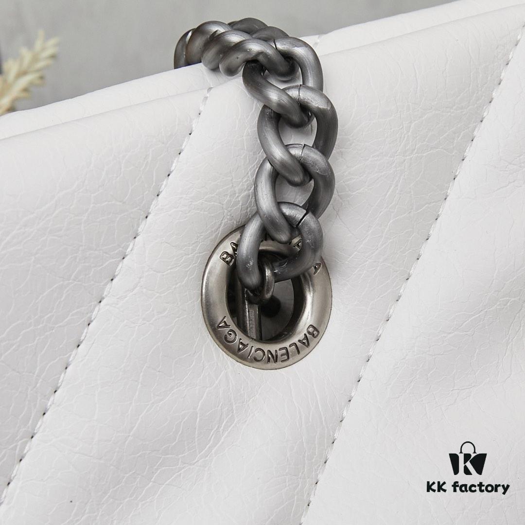 Cool Girls, Step In! Balenciaga Fall/Winter New Bags at Discount Prices