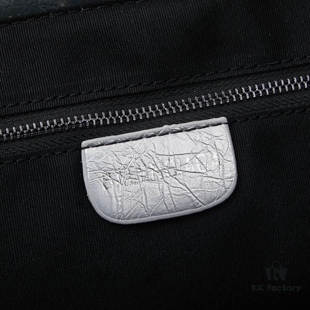 Enter, Cool Girls! Balenciaga Fall/Winter New Bags at Discounted Prices