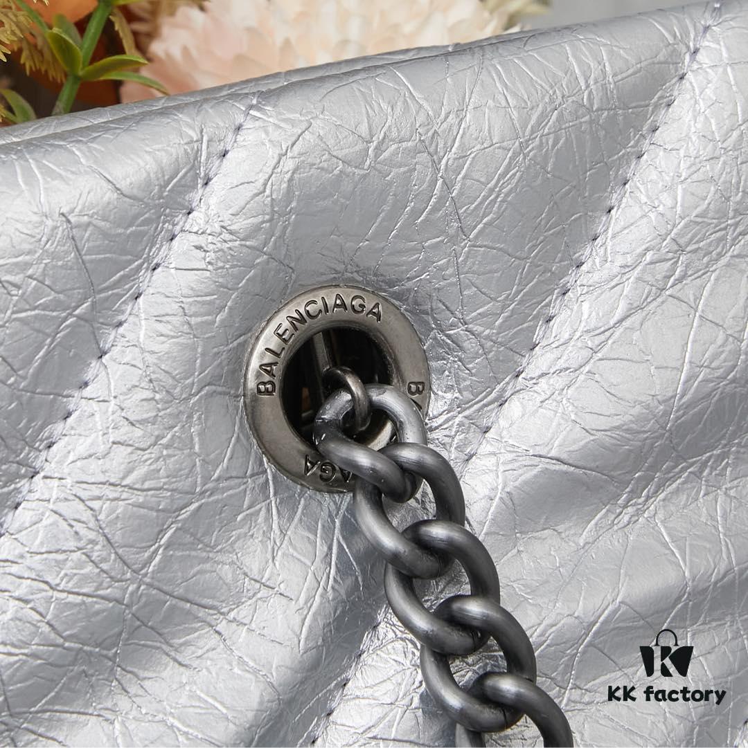 Enter, Cool Girls! Balenciaga Fall/Winter New Bags at Discounted Prices