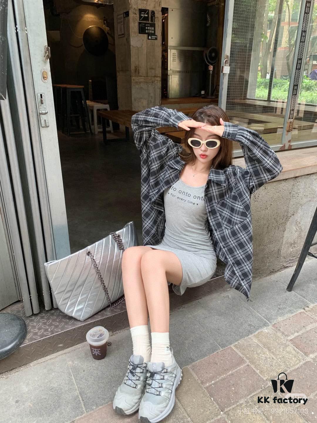 Enter, Cool Girls! Balenciaga Fall/Winter New Bags at Discount Prices