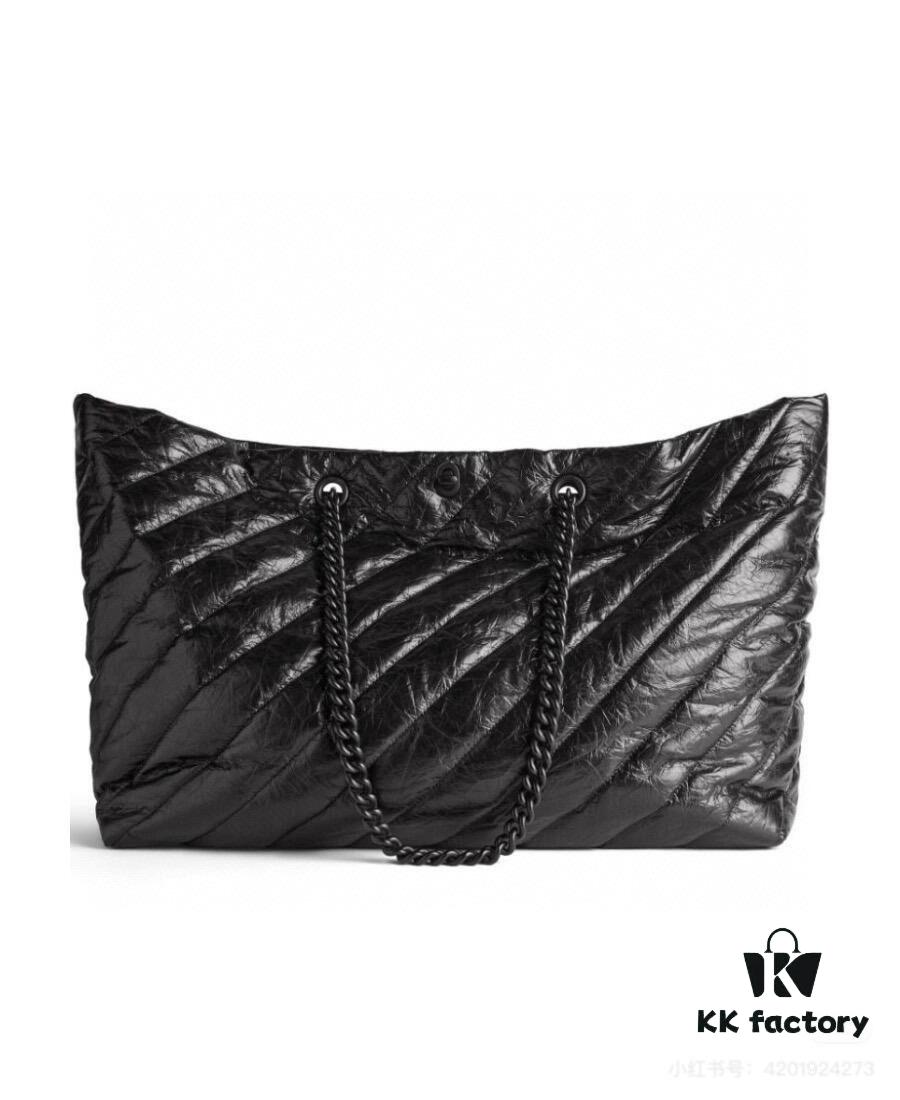 Enter, Cool Girls! Balenciaga Fall/Winter New Bags at Discount Prices