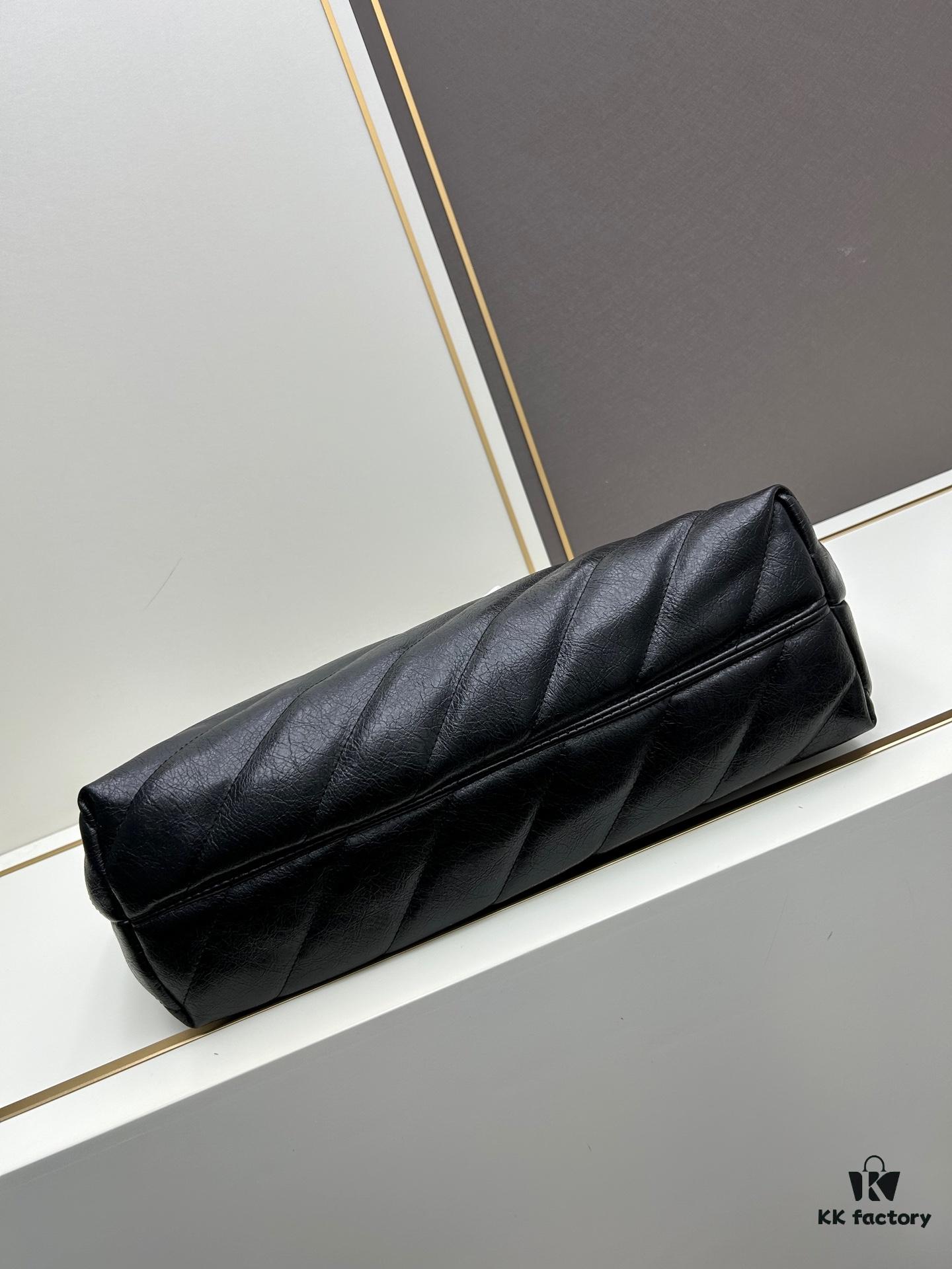 Enter, Cool Girls! Balenciaga Fall/Winter New Bags at Discounted Prices