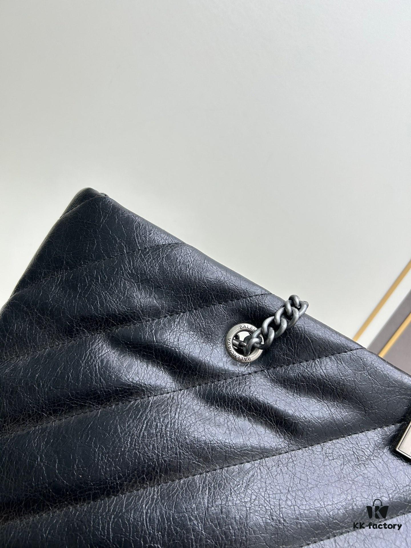 Enter, Cool Girls! Balenciaga Fall/Winter New Bags at Discounted Prices