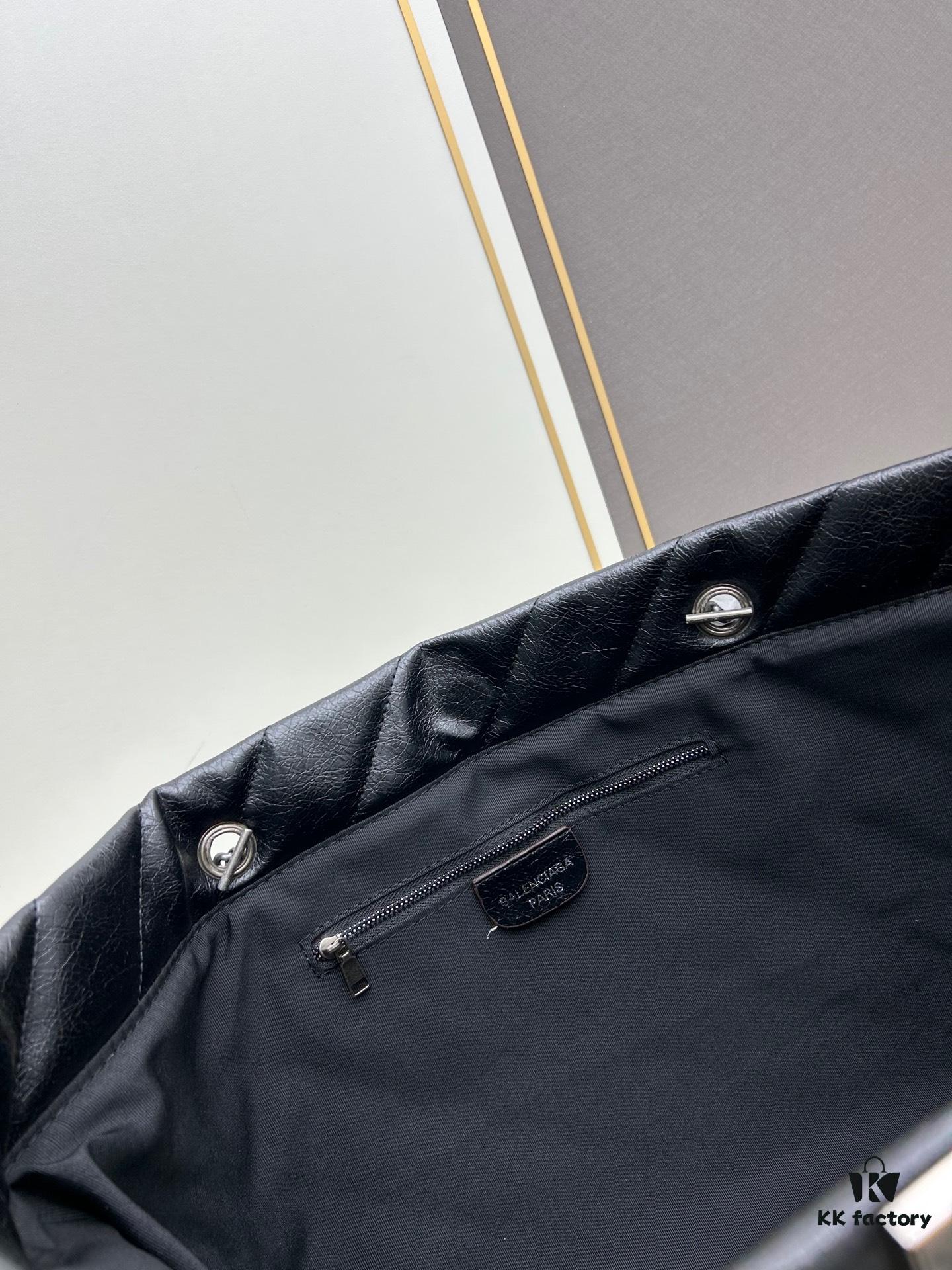 Enter, Cool Girls! Balenciaga Fall/Winter New Bags at Discounted Prices