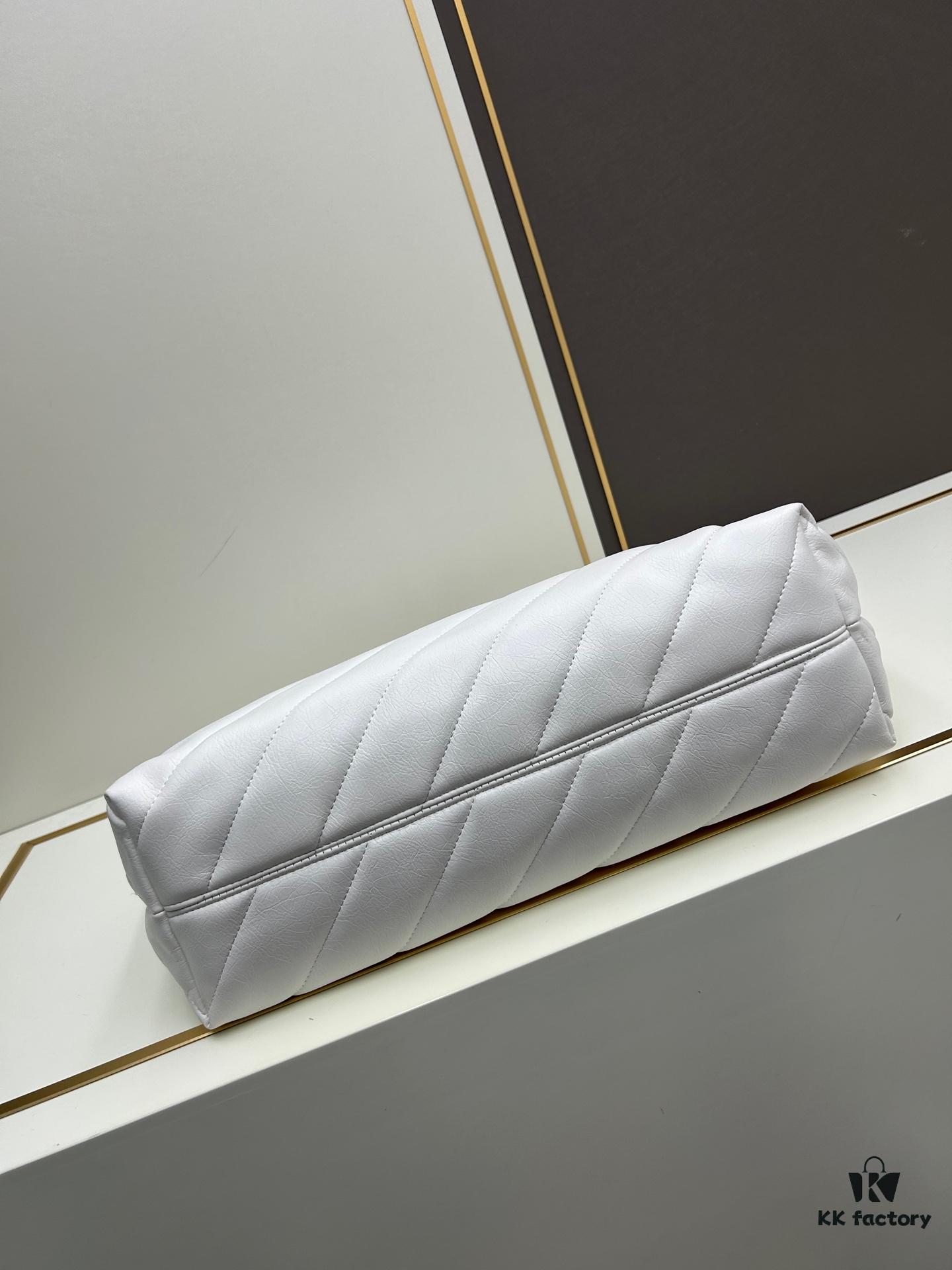 Enter, Cool Girls! Balenciaga Fall/Winter New Bags at Discounted Prices