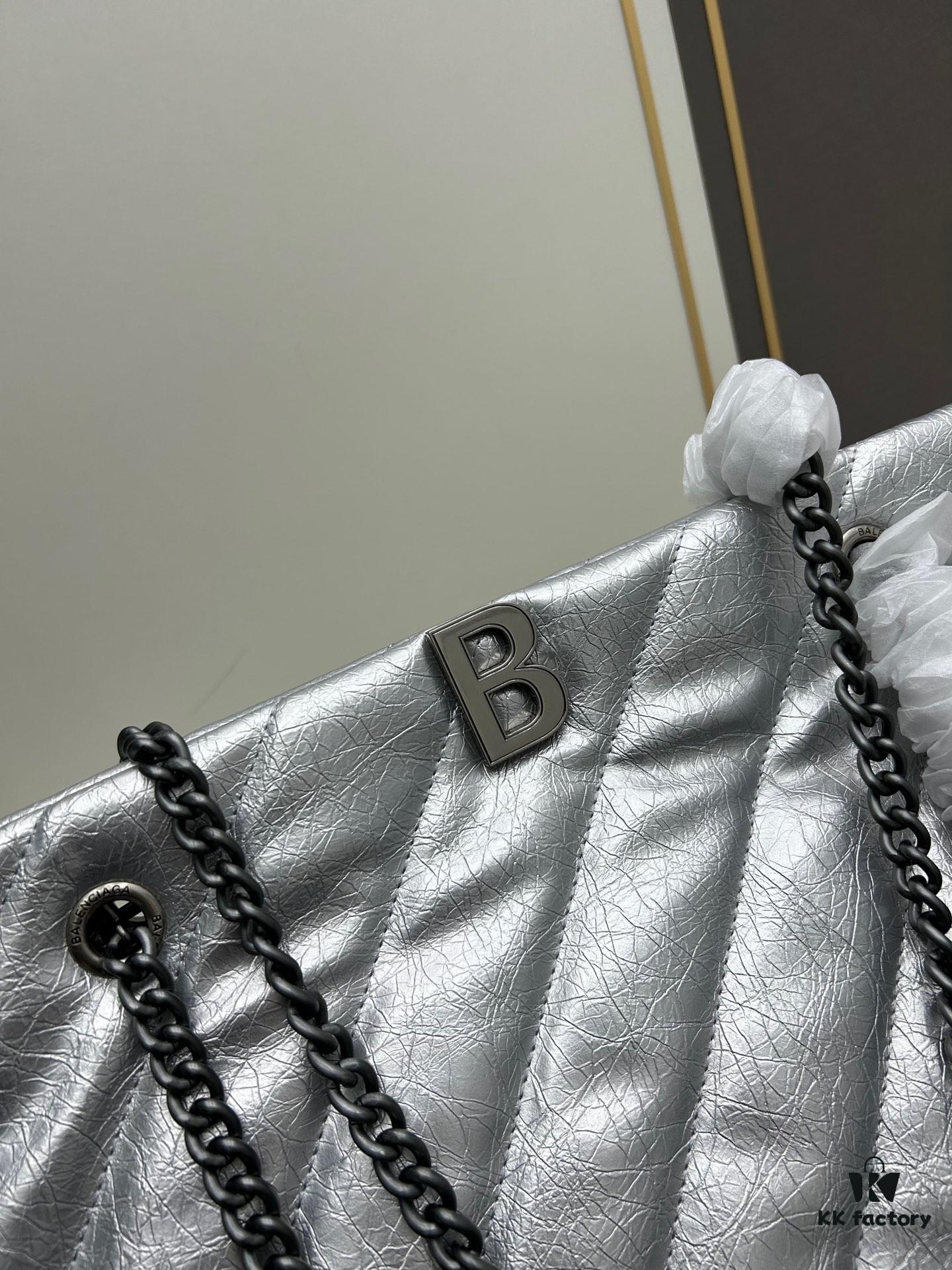 Enter, Cool Girls! Balenciaga Fall/Winter New Bags at Discounted Prices