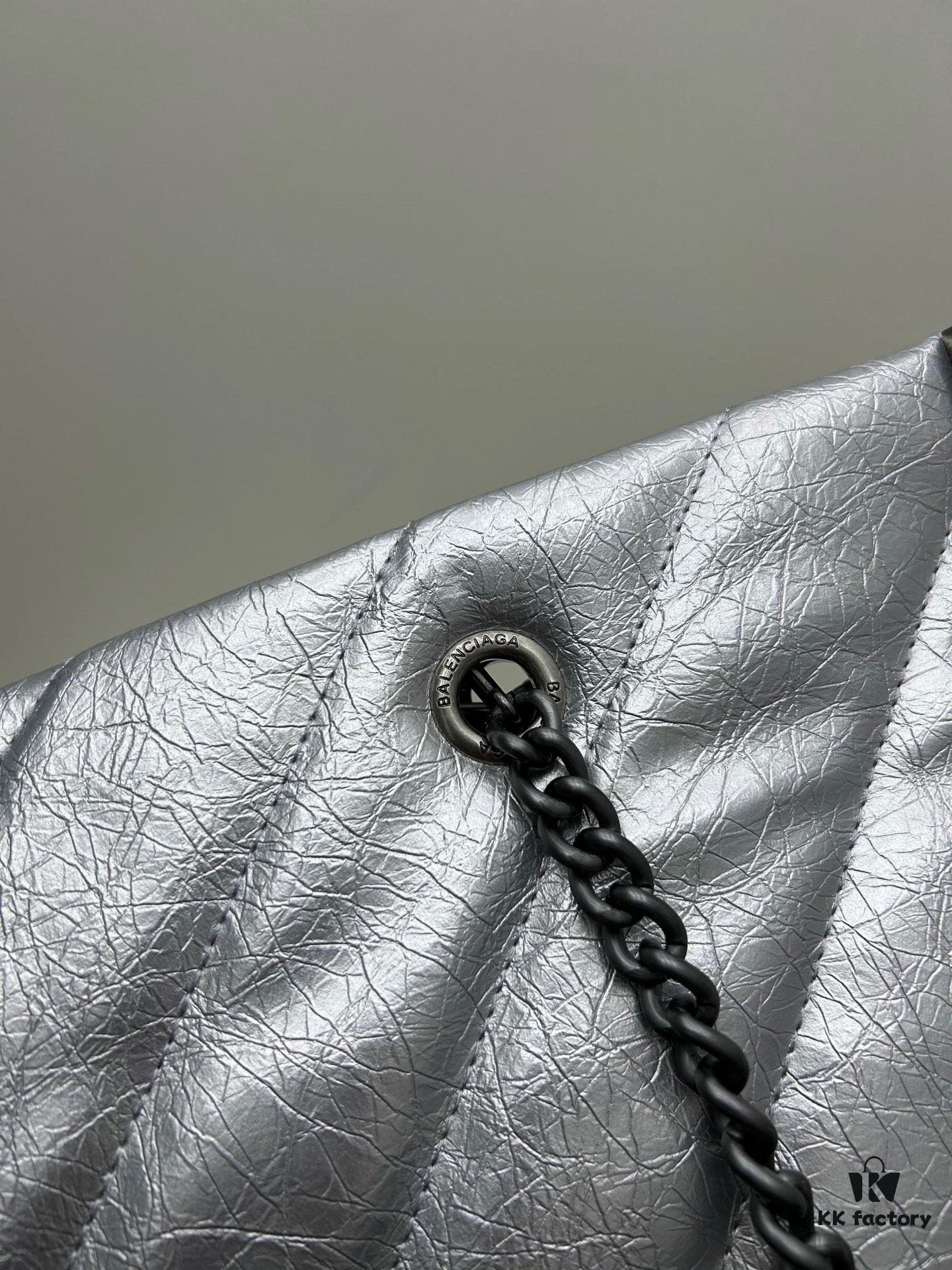 Enter, Cool Girls! Balenciaga Fall/Winter New Bags at Discounted Prices