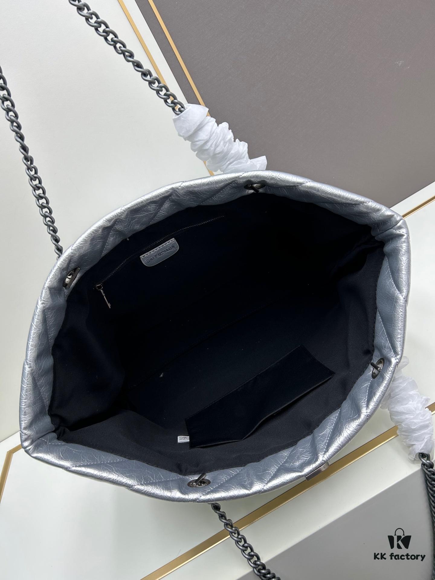 Enter, Cool Girls! Balenciaga Fall/Winter New Bags at Discounted Prices