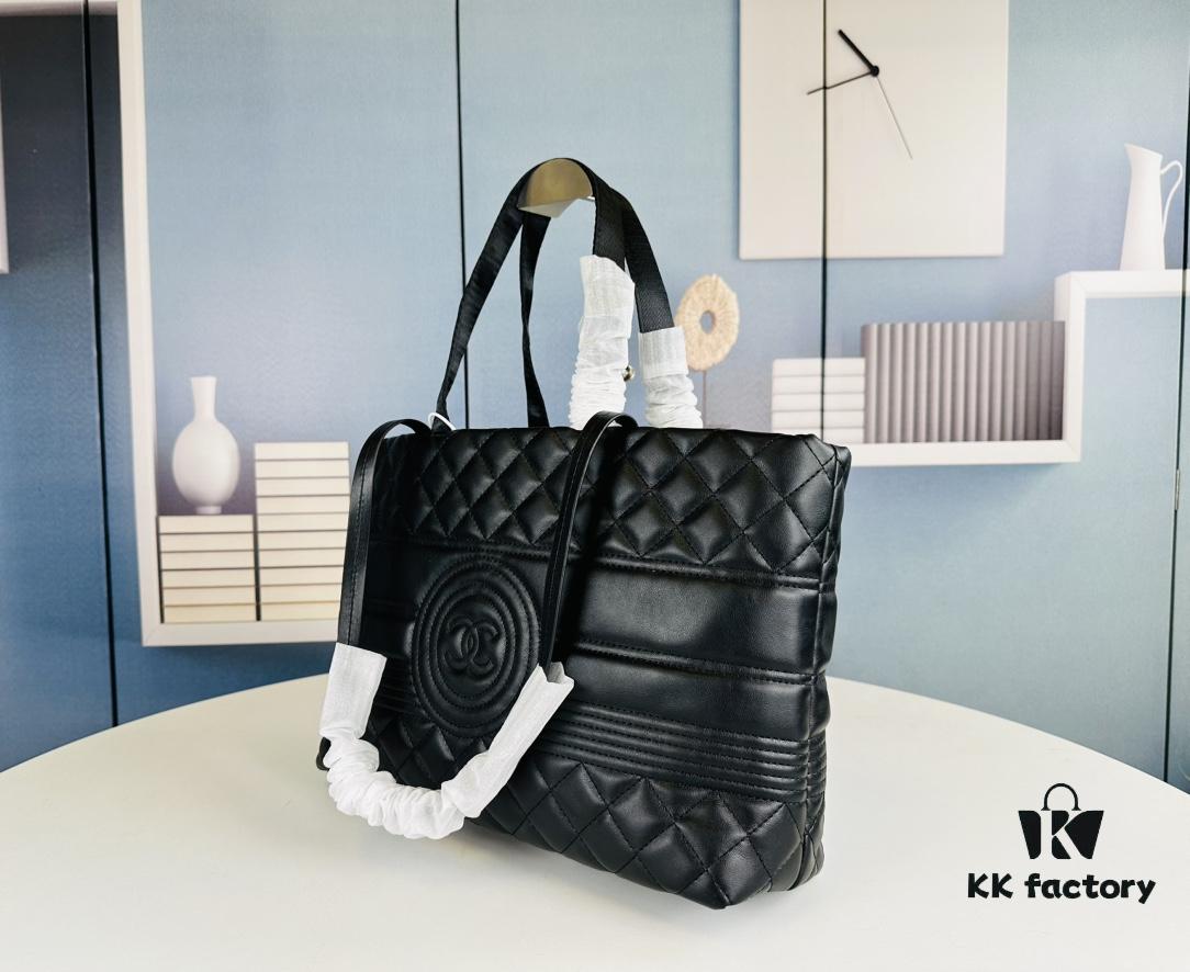 New Arrival CHANEL Beach Bag 😍 Full of High-End Elegance