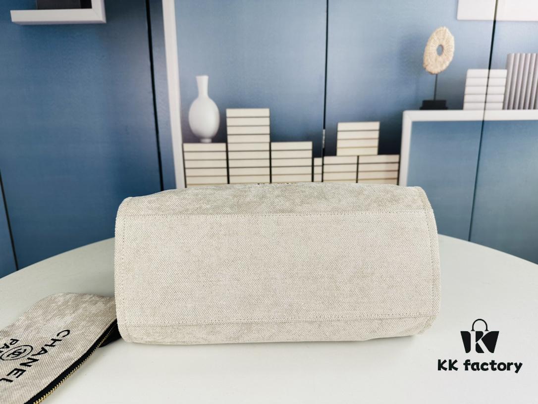 New Arrival 💙 Let's See Who Doesn't Have a Chanel Beach Bag Yet 🏖️