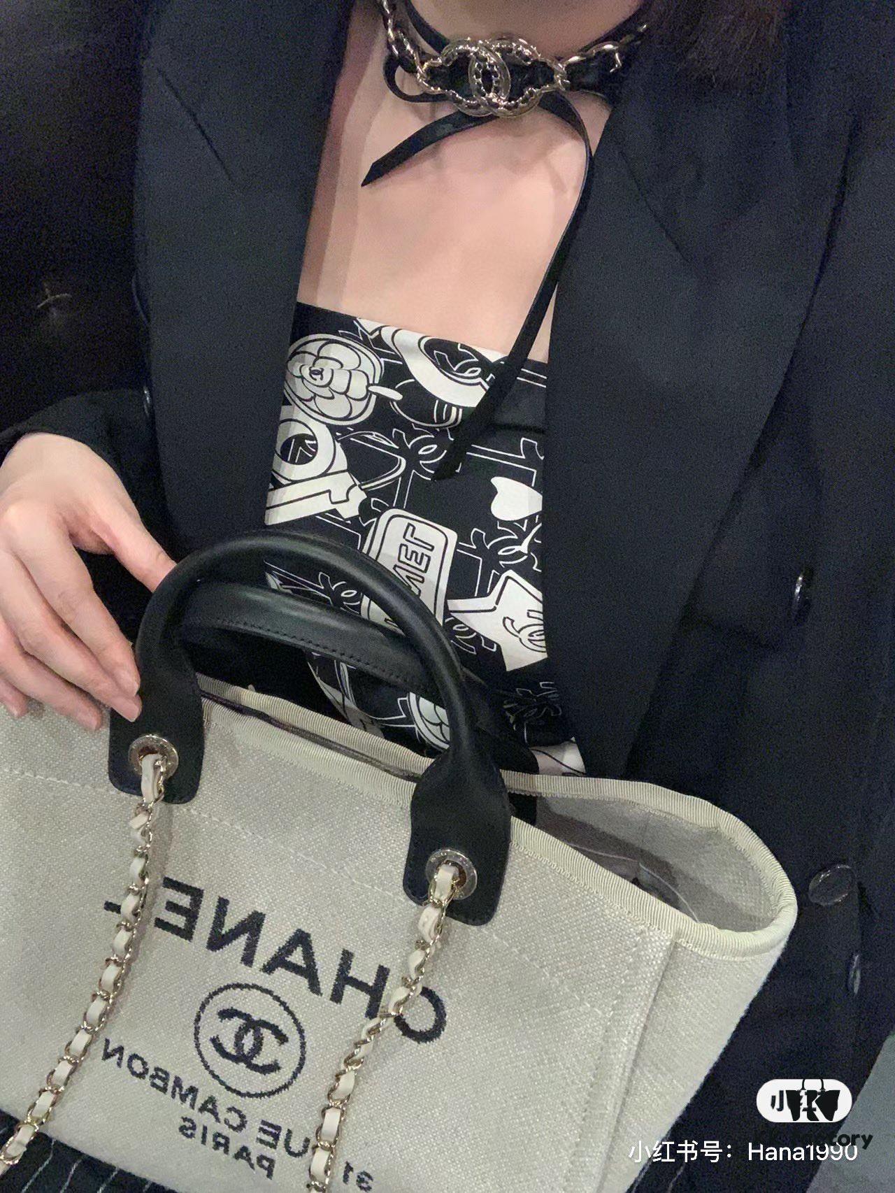 New Arrival 💙 Who Doesn't Have a Chanel Beach Bag Yet? 🏖️