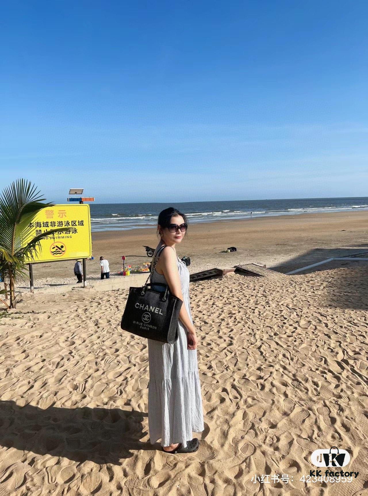 New Arrival 💙 Who Doesn't Have a Chanel Beach Bag Yet? 🏖️