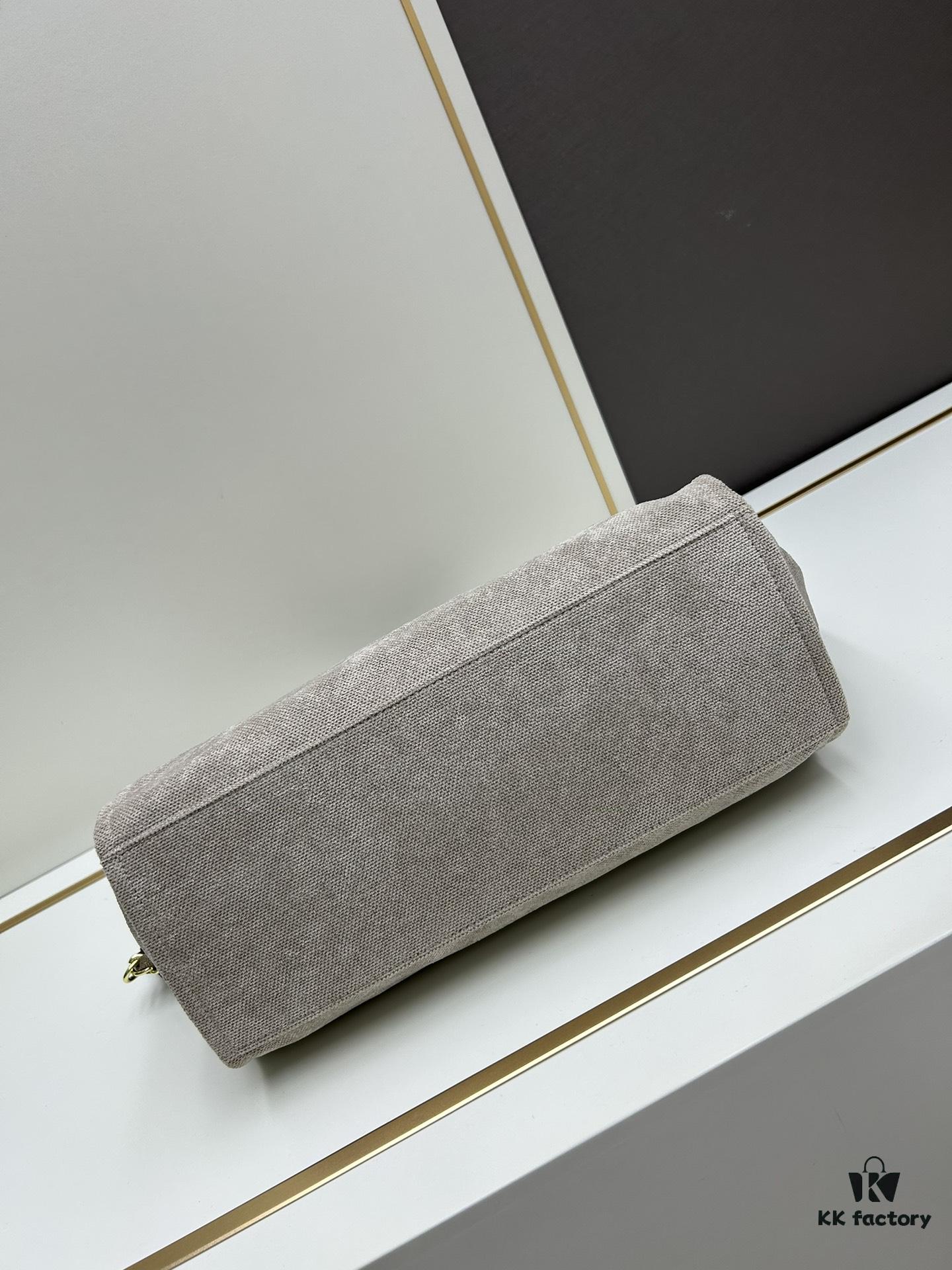 New Arrival 💙 Let's See Who Doesn't Have a Chanel Beach Bag Yet 🏖️