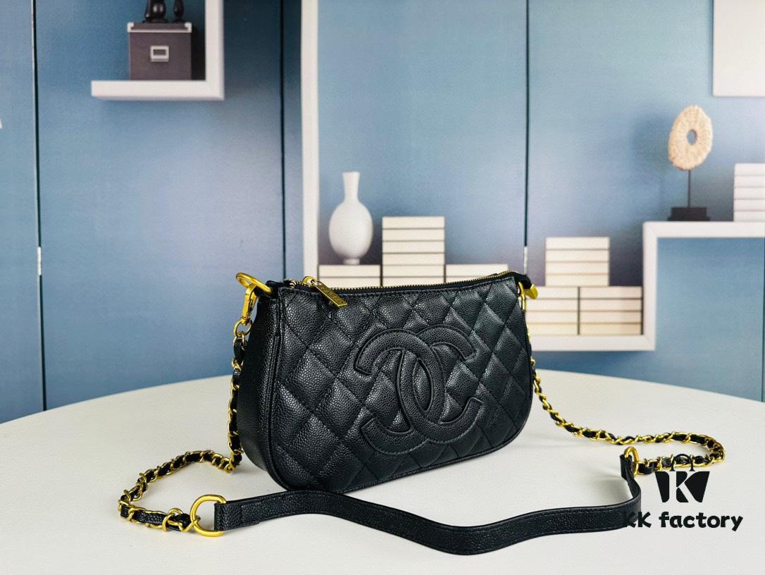 New Arrival Chanel Vintage Black and Gold Shoulder Bag 🖤 Jennie's Style