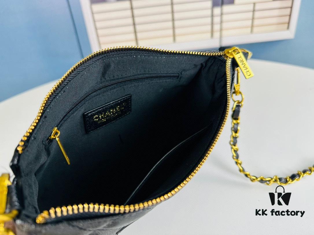 New Arrival Chanel Vintage Black and Gold Shoulder Bag 🖤 Jennie's Style