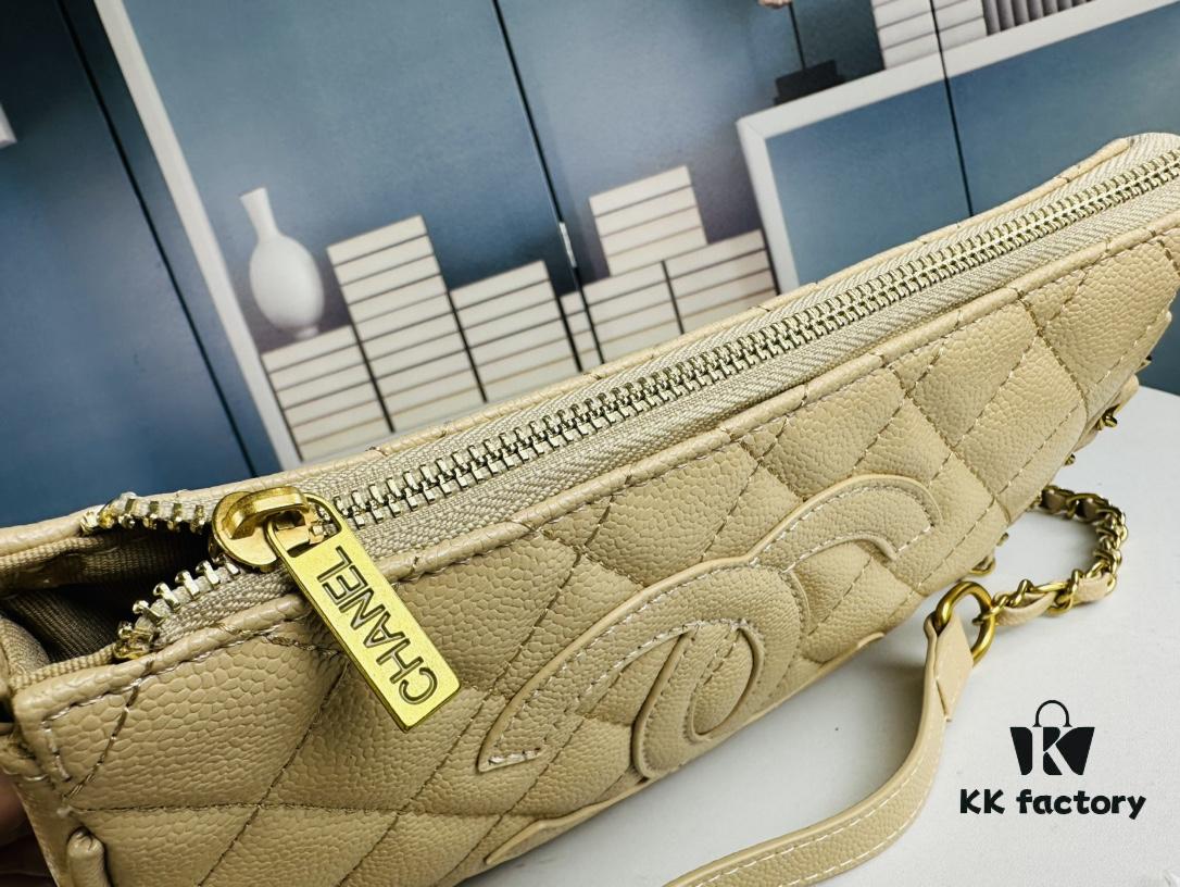 New Arrival Chanel Vintage Black and Gold Shoulder Bag 🖤 Jennie's Style