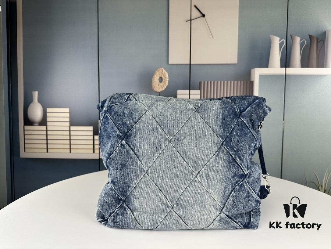 Large Size Bestseller – Absolutely Stunning! Finally Here: Chanel Denim 22Bag in 23C