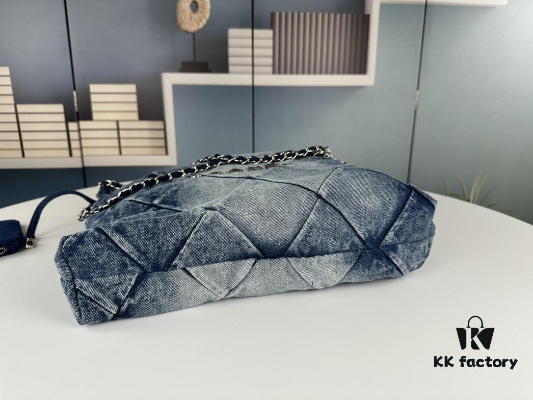 Large Size Bestseller – Absolutely Stunning! Finally Here: Chanel Denim 22Bag in 23C