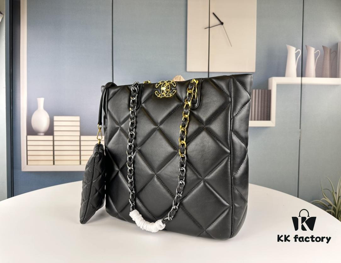 New Arrival with a Surprise! An Underrated Chanel 19bag Tote