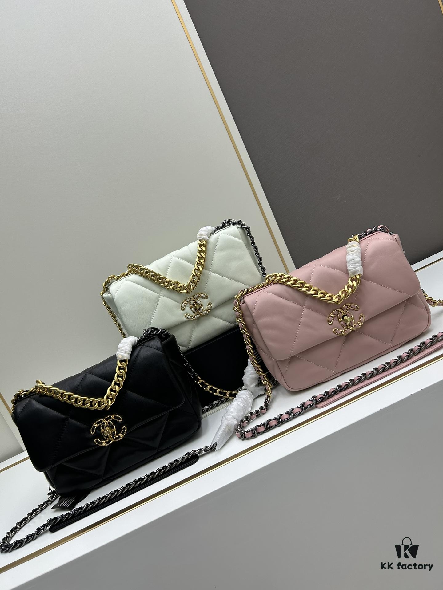 Upgraded Ohanel Fall/Winter 19 Bag Combining All Classic Pillow Bag Elements