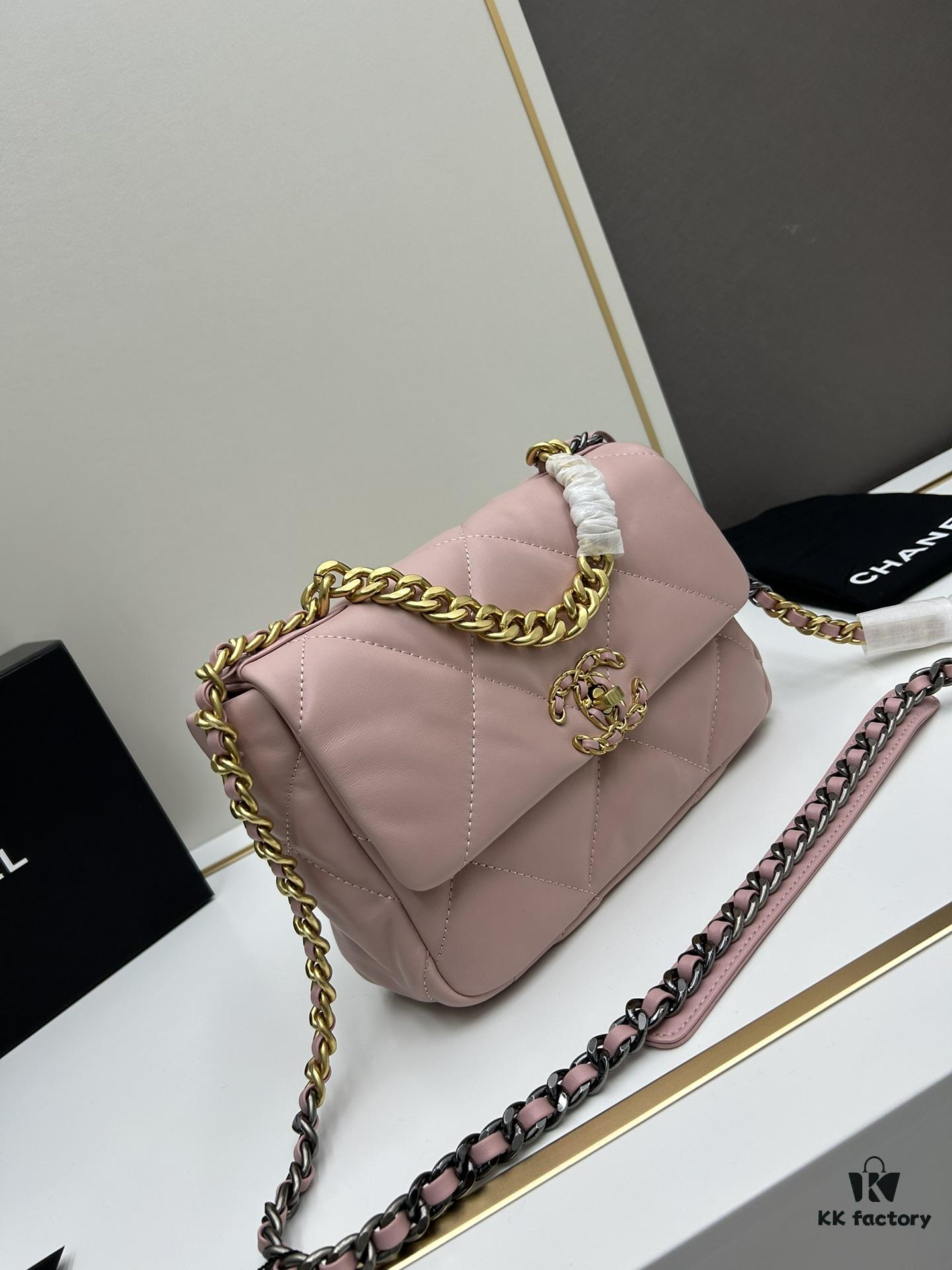 Upgraded Ohanel Fall/Winter 19 Bag – A Perfect Fusion of Classic Flap Bag Elements