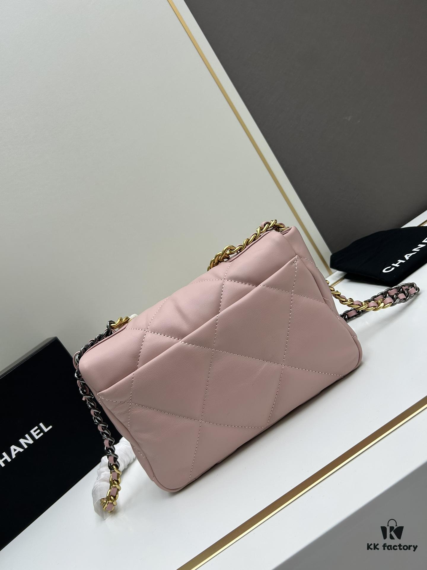 Upgraded Ohanel Fall/Winter 19 Bag – A Perfect Fusion of Classic Flap Bag Elements