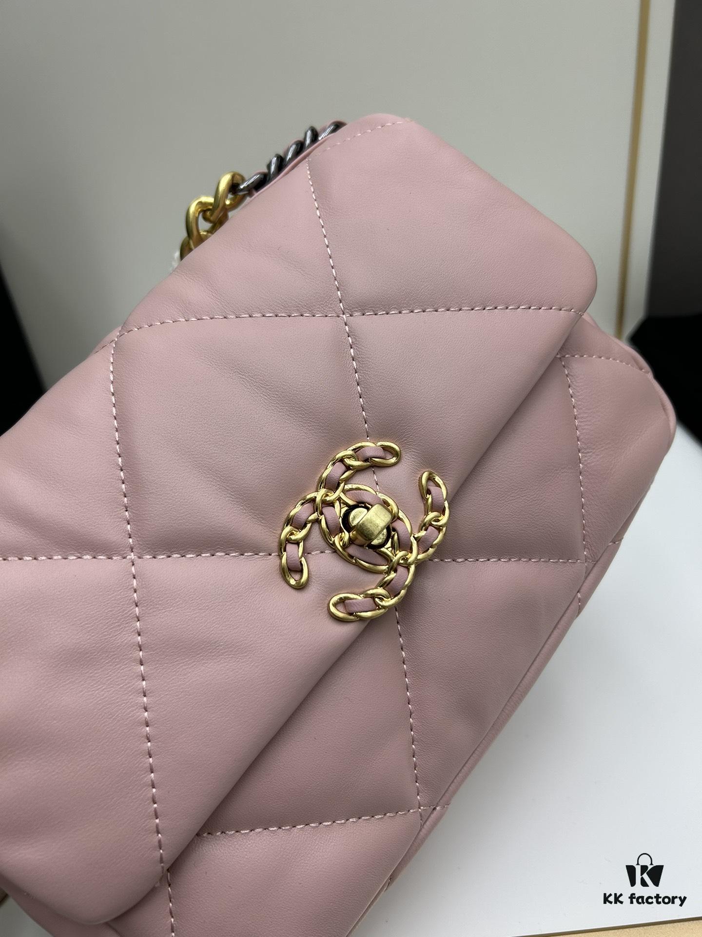 Upgraded Ohanel Fall/Winter 19 Bag – A Perfect Fusion of Classic Flap Bag Elements