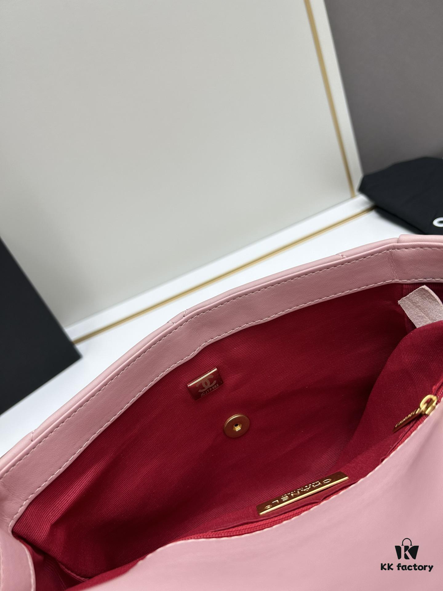 Upgraded Ohanel Fall/Winter 19 Bag – A Perfect Fusion of Classic Flap Bag Elements