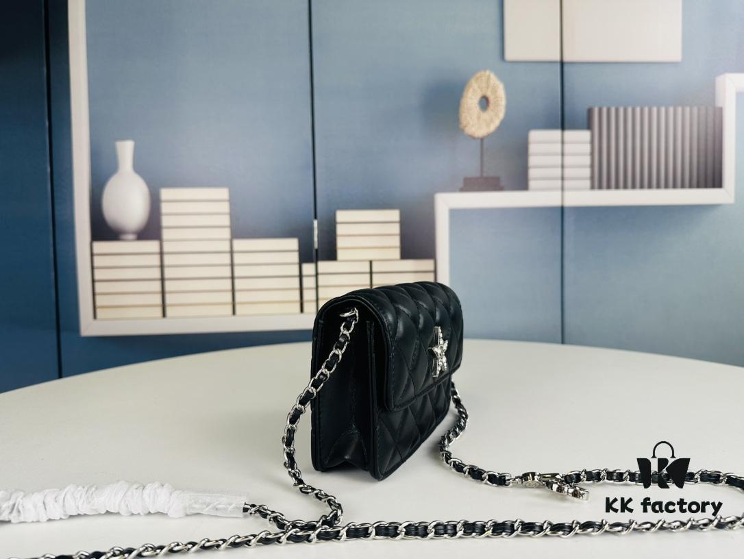 New Arrival Wholesale Multi-Color Chanel-Inspired Silver Chain Mini Bag