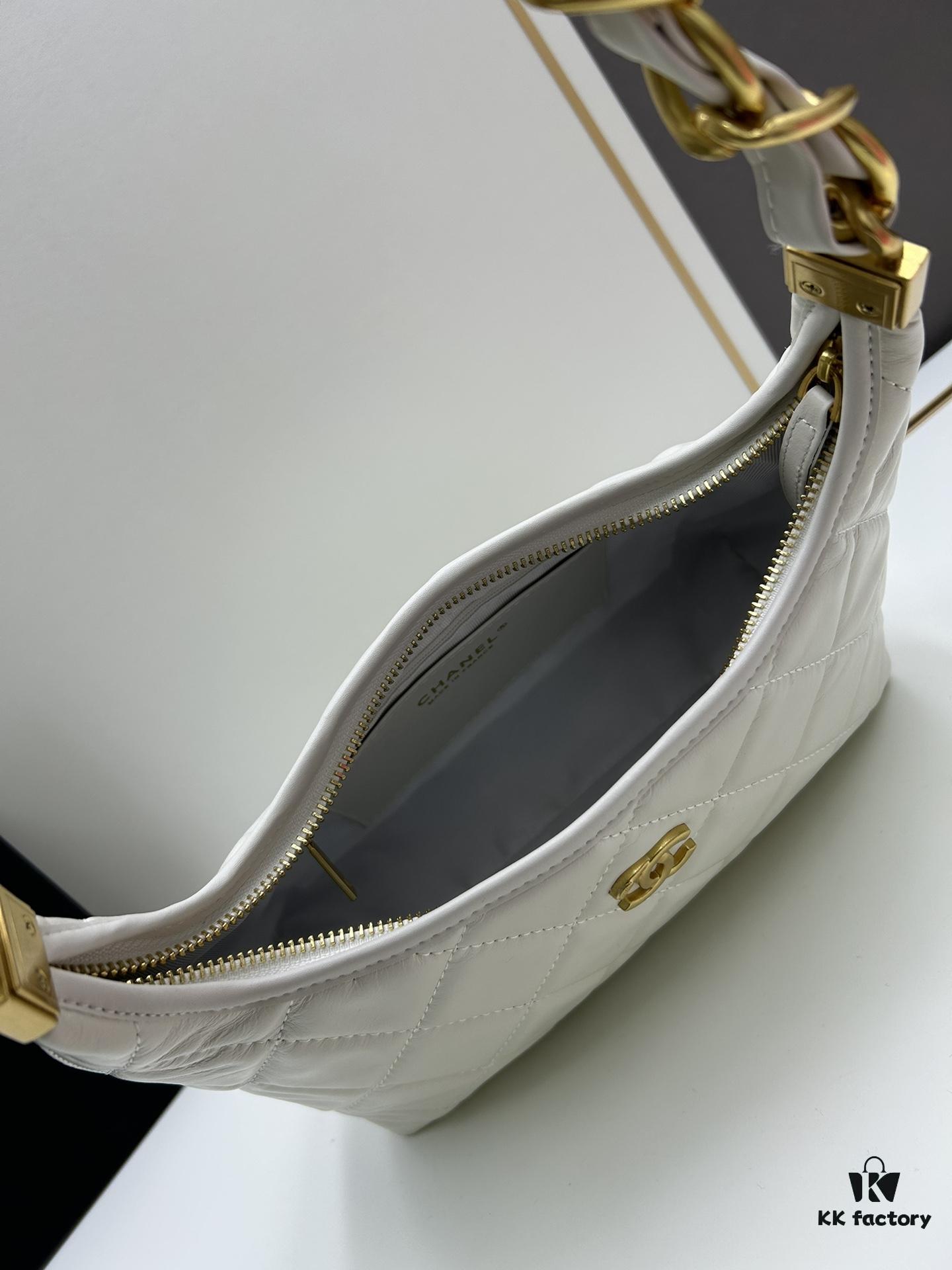 CHANEL 24A Large Hobo Bag in Vintage Wax Leather – In Stock Now